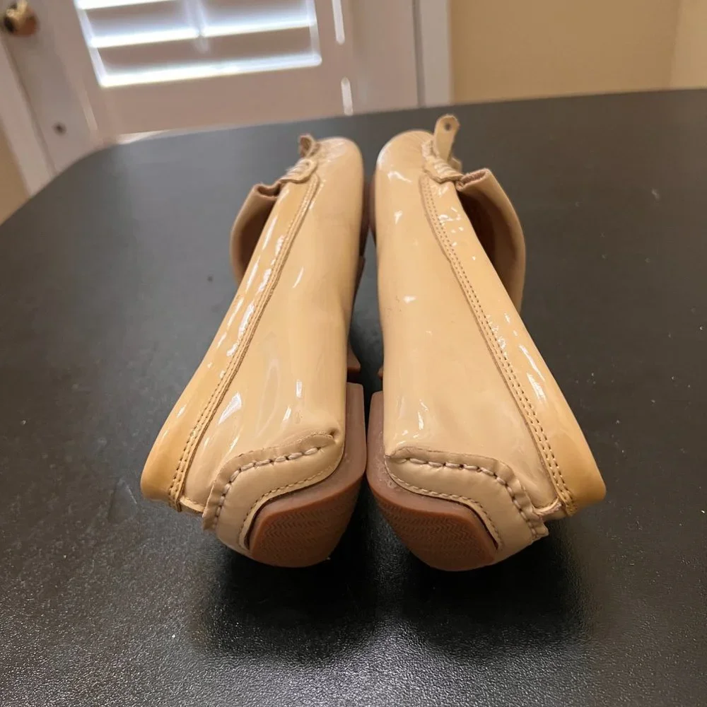 Bass cream leather loafer flats size 5 with knitted fringe